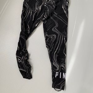 PINK leggings XS black with white swirls